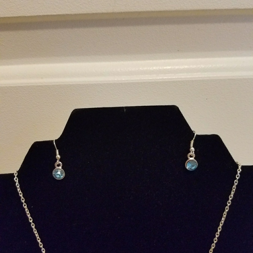 Cat Necklace & Earring Set - Picture 2 of 3
